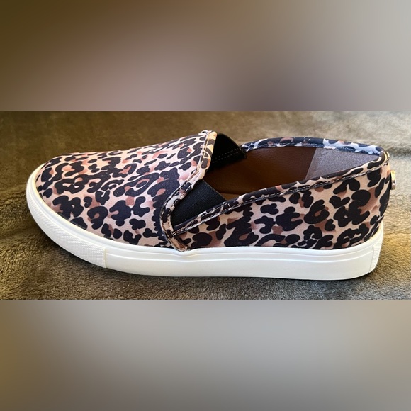NIB Steve Madden Symba Leopard Print Slip On Loafers Women’s 6 Comfort Casual - Picture 3 of 8